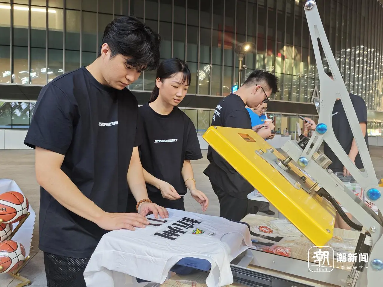 章先生从诸, 的观赛机会