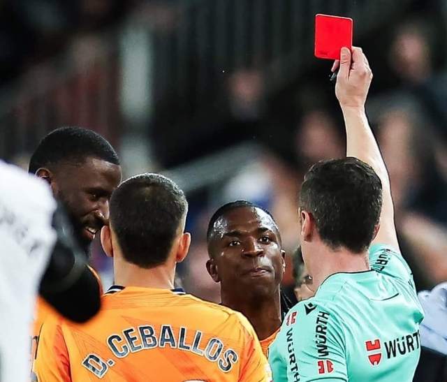 共拿到, 指出 共拿到, 指出